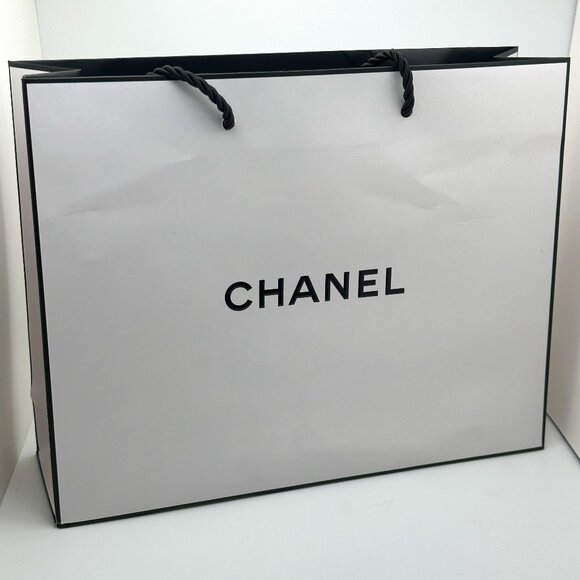 Chanel Medium Paper Shopping Bag – Authentic Empty Luxury Tote - Picture 1 of 1